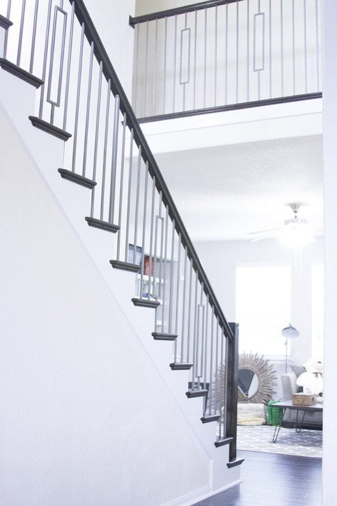 MG_7916.jpg Modern staircase with square 3 x 3 inch wood newel caps